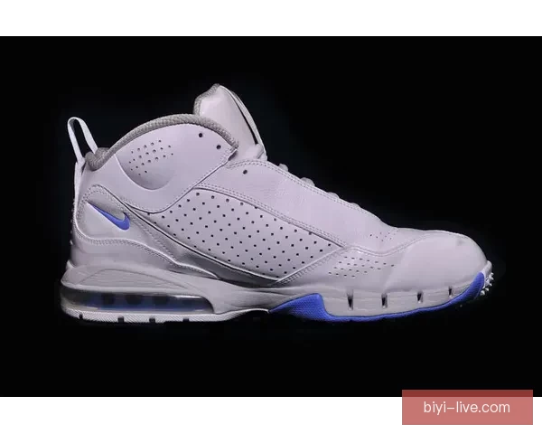 朱朱-沃特金斯今夏首发耐克签名鞋开启传奇之路